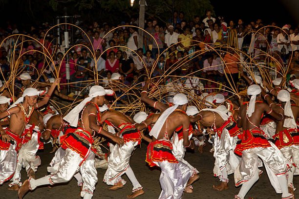 kandy perahera dancing